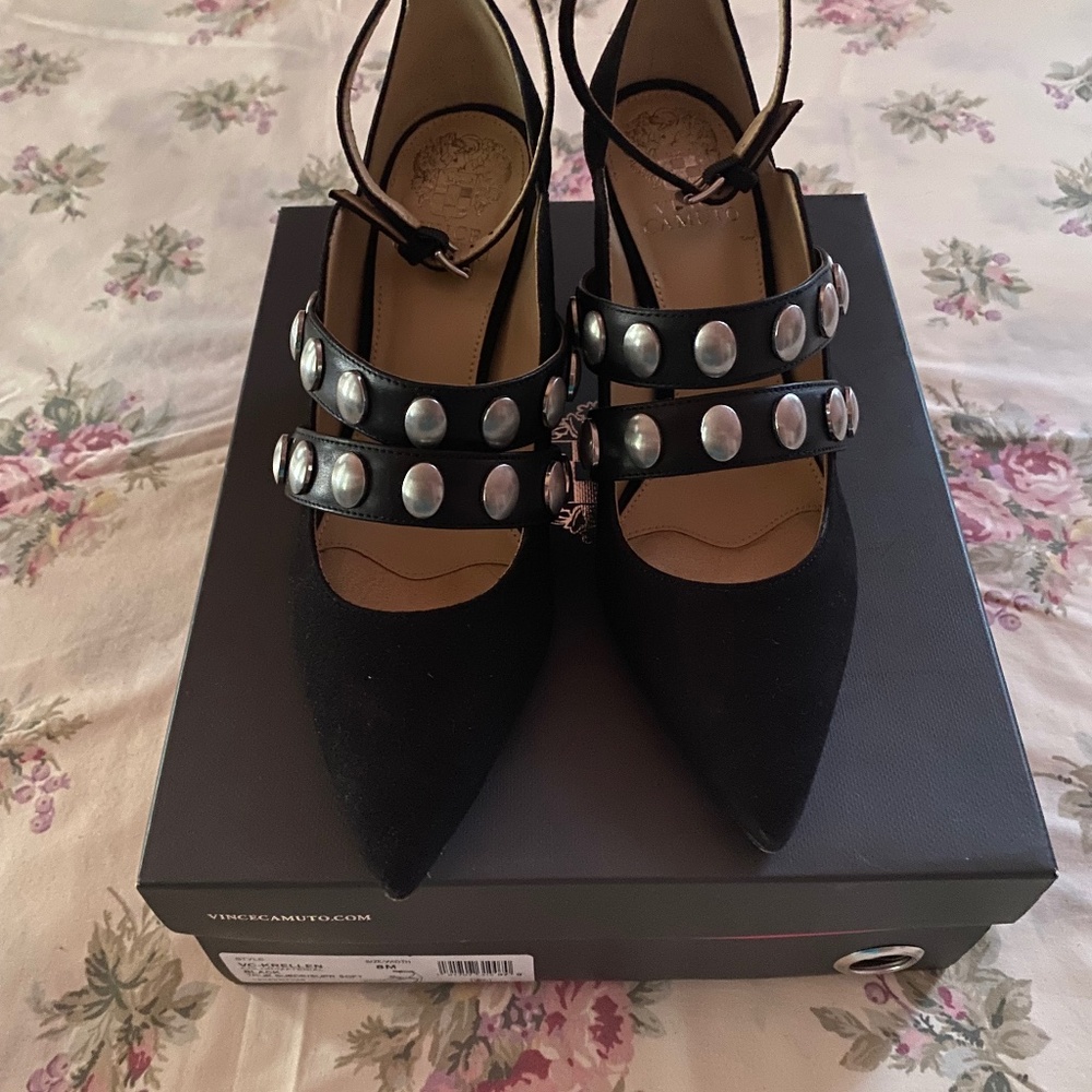 Vince Camuto; 8M; Black suede with Silver; Gorgeous